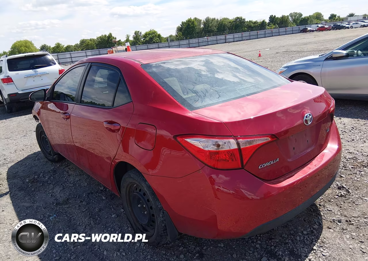 2018 Toyota Corolla Le VIN:2T1BURHE0JC053032 - 3