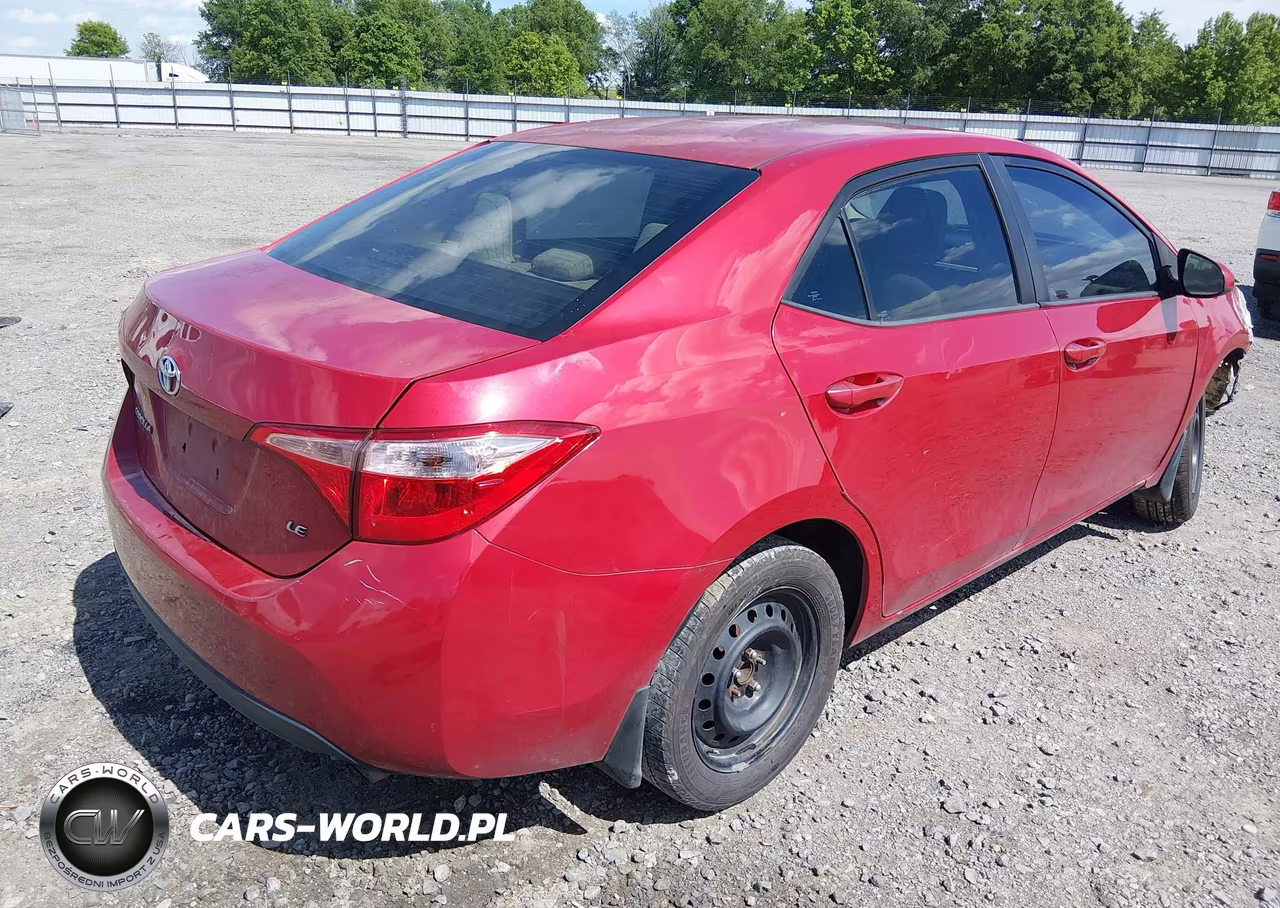 2018 Toyota Corolla Le VIN:2T1BURHE0JC053032 - 4