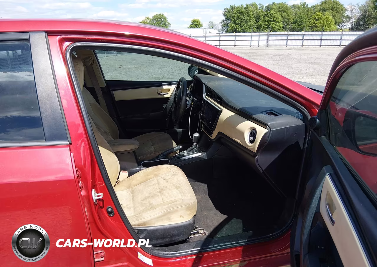 2018 Toyota Corolla Le VIN:2T1BURHE0JC053032 - 5