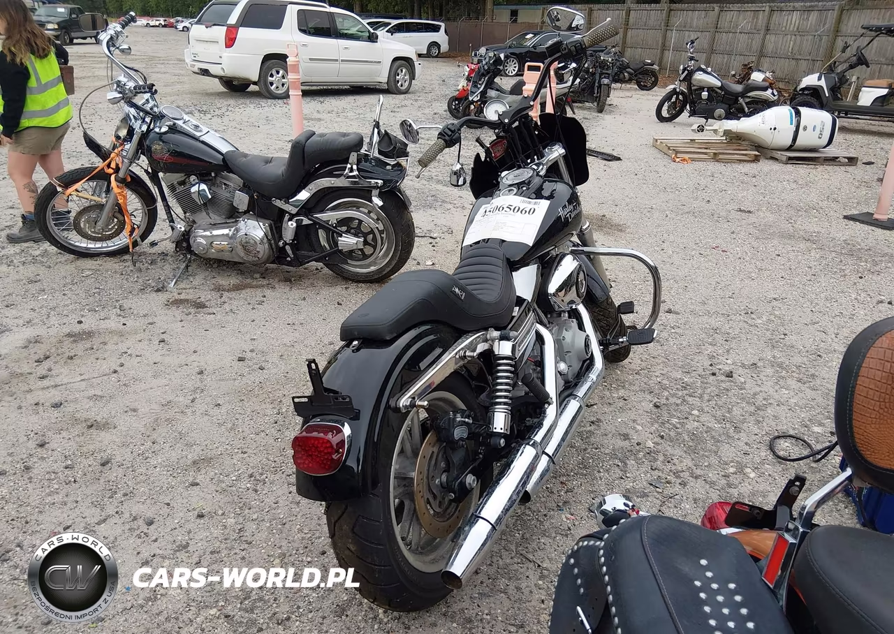 2010 Harley-Davidson Fxd VIN:1HD1GM41XAC302128 - 4