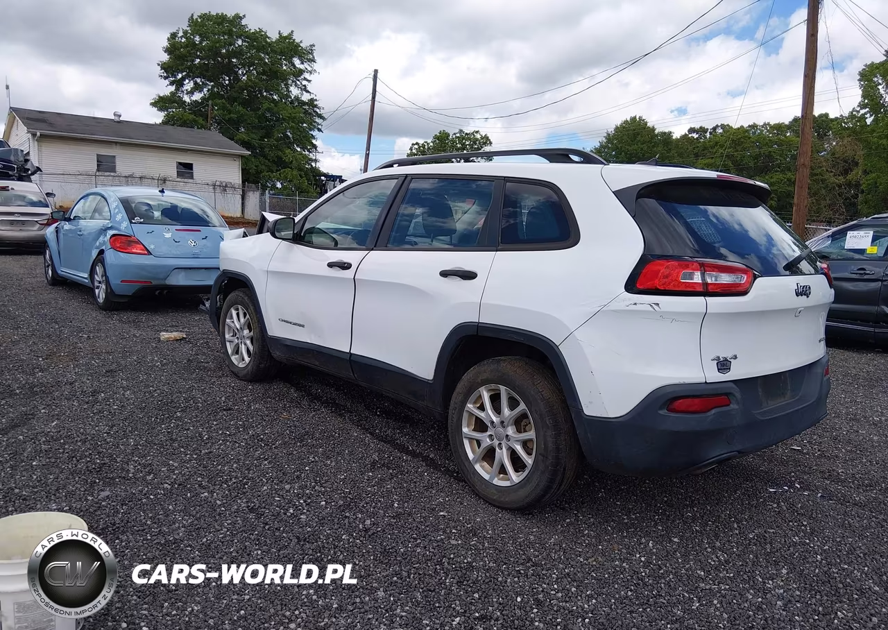 2015 Jeep Cherokee Sport VIN:1C4PJMAB7FW614231 - 3