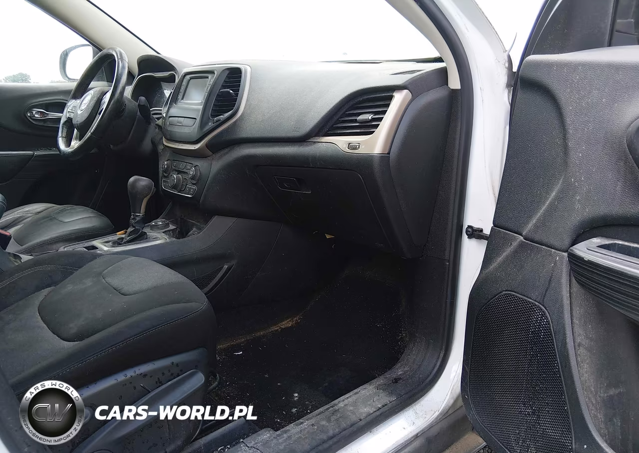 2015 Jeep Cherokee Sport VIN:1C4PJMAB7FW614231 - 5