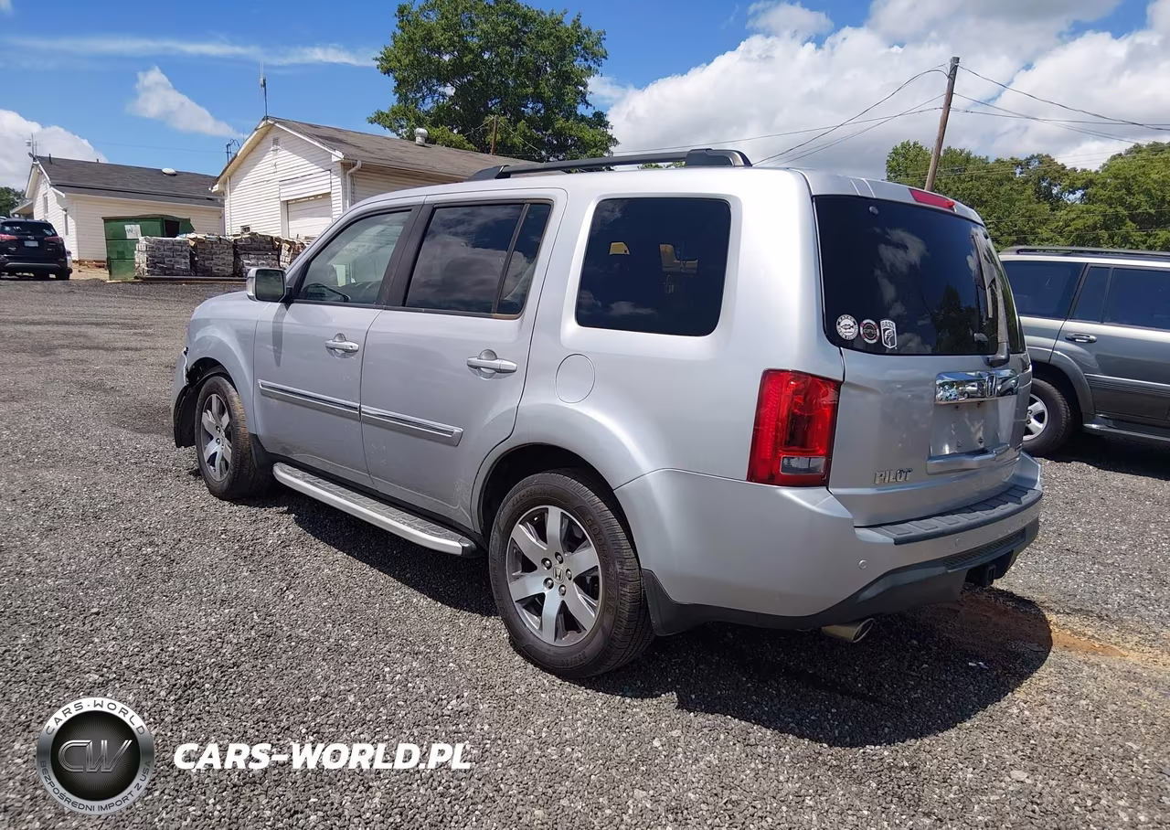 2013 Honda Pilot Touring VIN:5FNYF3H97DB030898 - 3