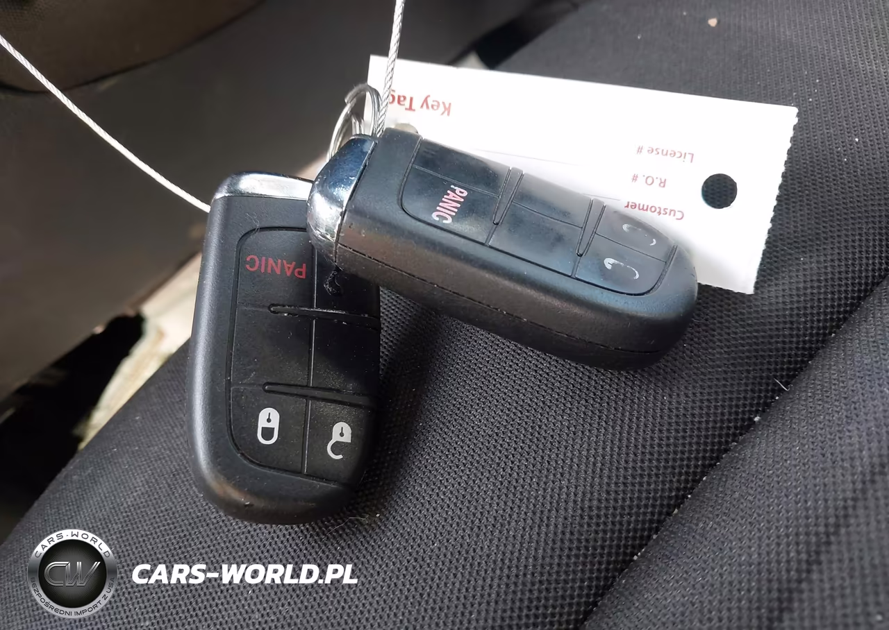 2018 Jeep Renegade Latitude 4X4 VIN:ZACCJBBB2JPH82947 - 11