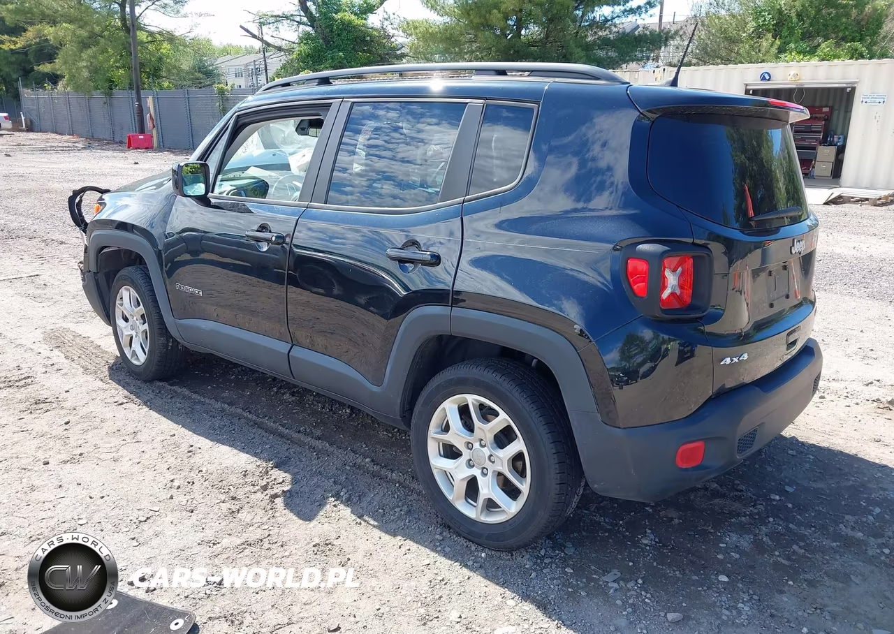 2018 Jeep Renegade Latitude 4X4 VIN:ZACCJBBB2JPH82947 - 3