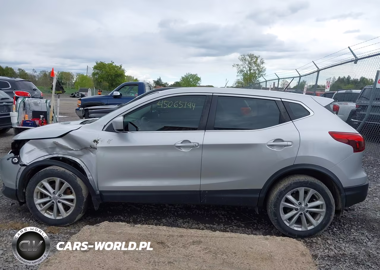 2018 Nissan Rogue Sport S VIN:JN1BJ1CPXJW164085 - 15