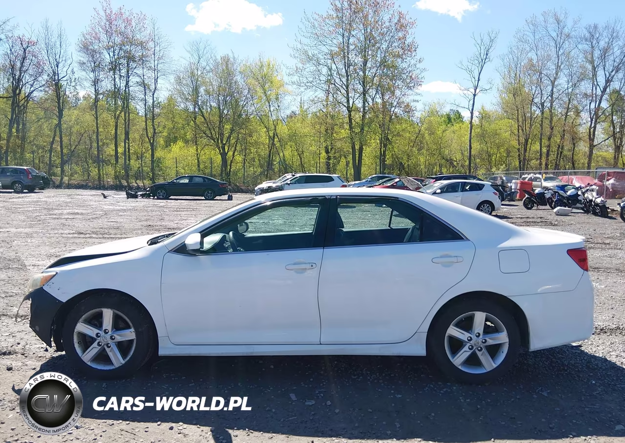2014 Toyota Camry Se VIN:NY74323 - 14