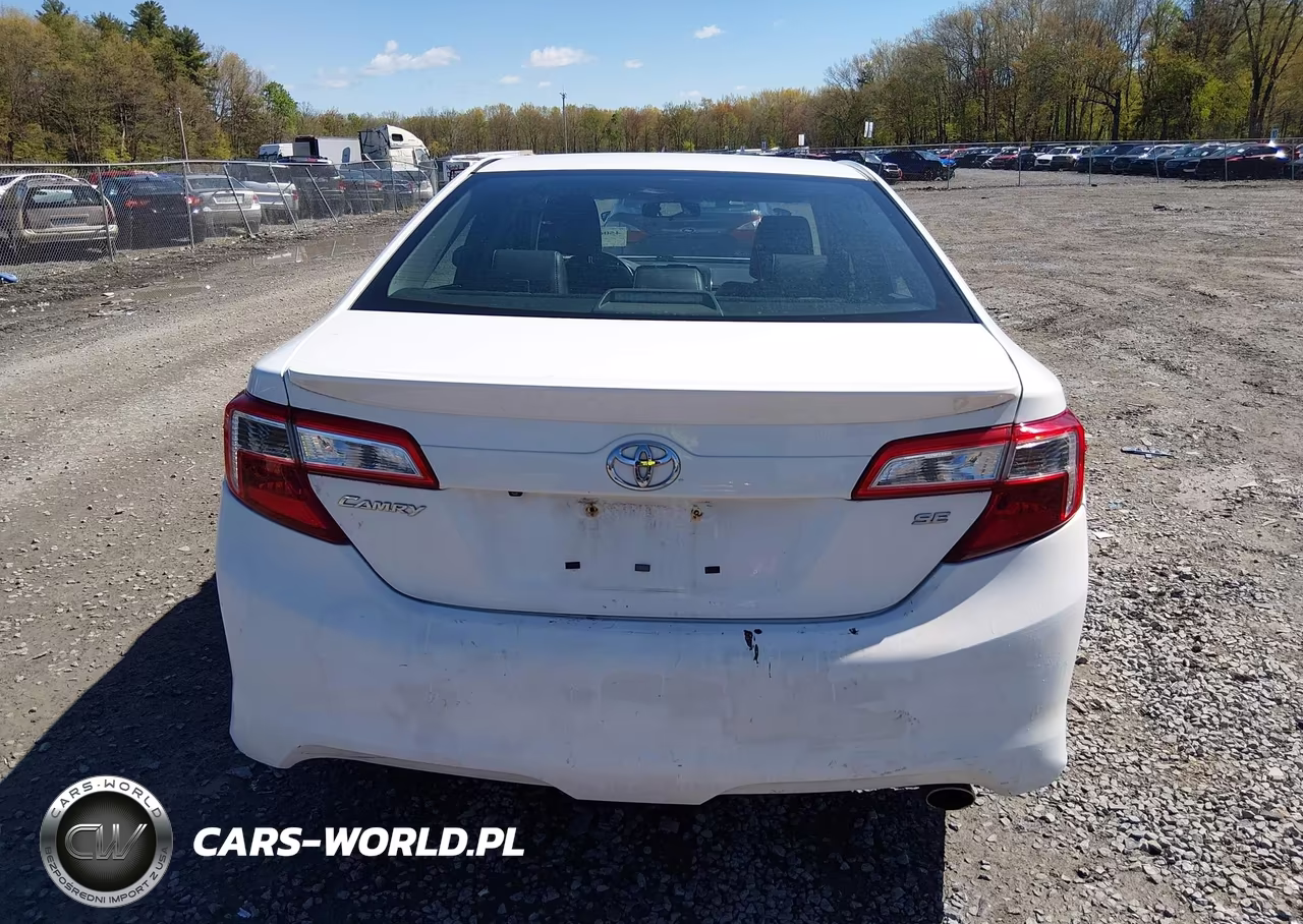 2014 Toyota Camry Se VIN:NY74323 - 16