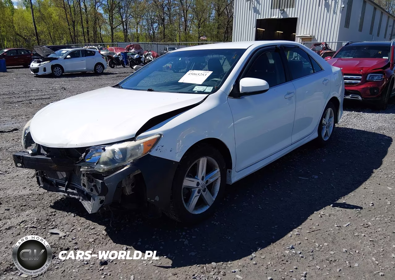 2014 Toyota Camry Se VIN:NY74323 - 2