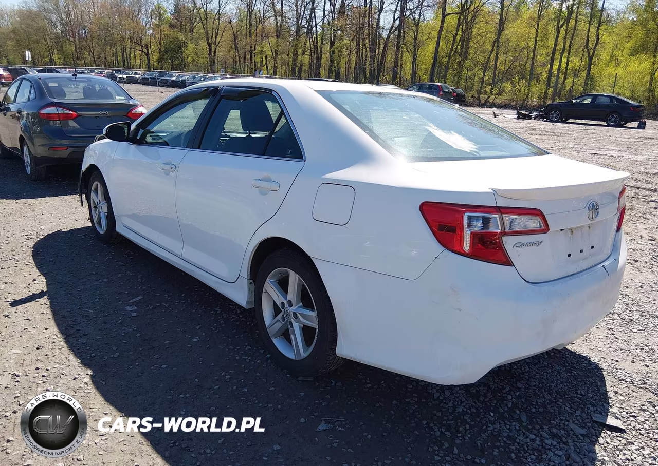 2014 Toyota Camry Se VIN:NY74323 - 3