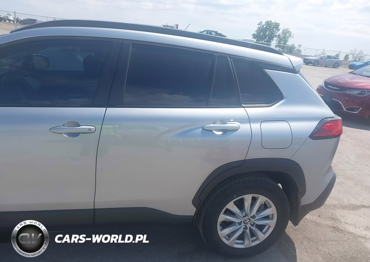 2023 Toyota Corolla Cross Le VIN:7MUCAABG8PV075388 - 18