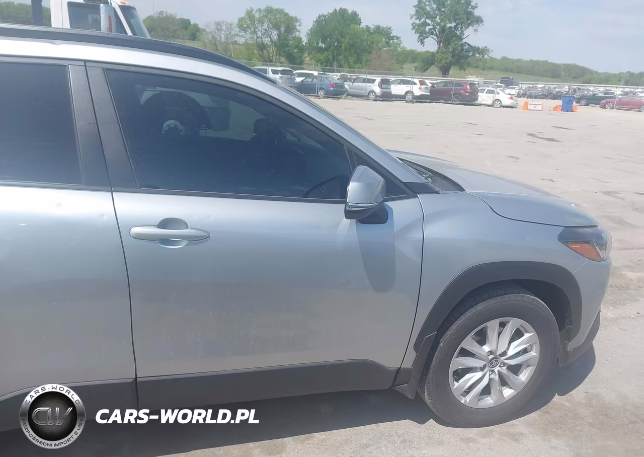 2023 Toyota Corolla Cross Le VIN:7MUCAABG8PV075388 - 19