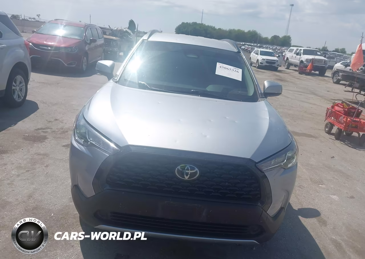 2023 Toyota Corolla Cross Le VIN:7MUCAABG8PV075388 - 6
