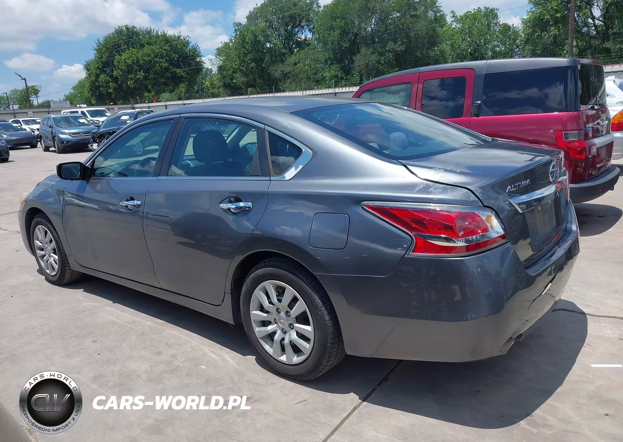 2014 Nissan Altima 2.5 S VIN:1N4AL3AP2EN358113 - 14