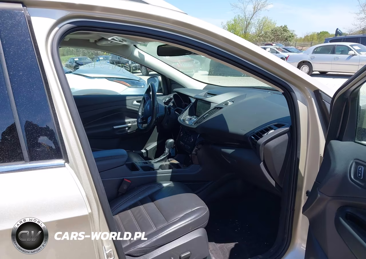 2017 Ford Escape Titanium VIN:1FMCU9J94HUD89325 - 5