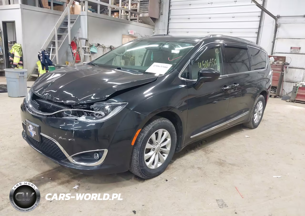 2019 Chrysler Pacifica Touring L VIN:2C4RC1BG7KR613482 - 2