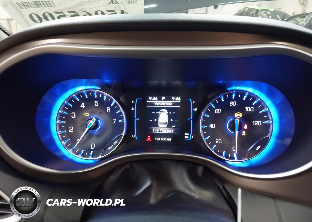 2019 Chrysler Pacifica Touring L VIN:2C4RC1BG7KR613482 - 7