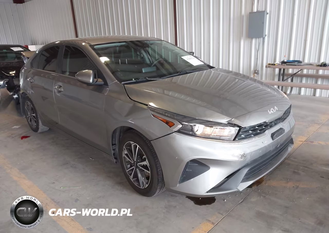 2024 Kia Forte Lxs – zdjęcie 1 z 16