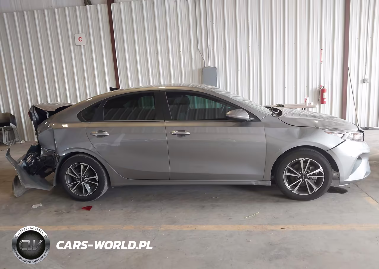 2024 Kia Forte Lxs VIN:3KPF24AD8RE837404 - 13
