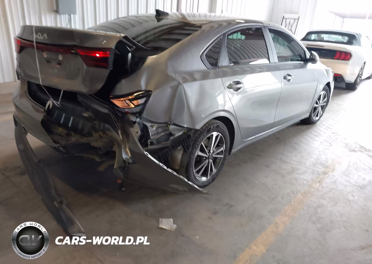 2024 Kia Forte Lxs VIN:3KPF24AD8RE837404 - 4