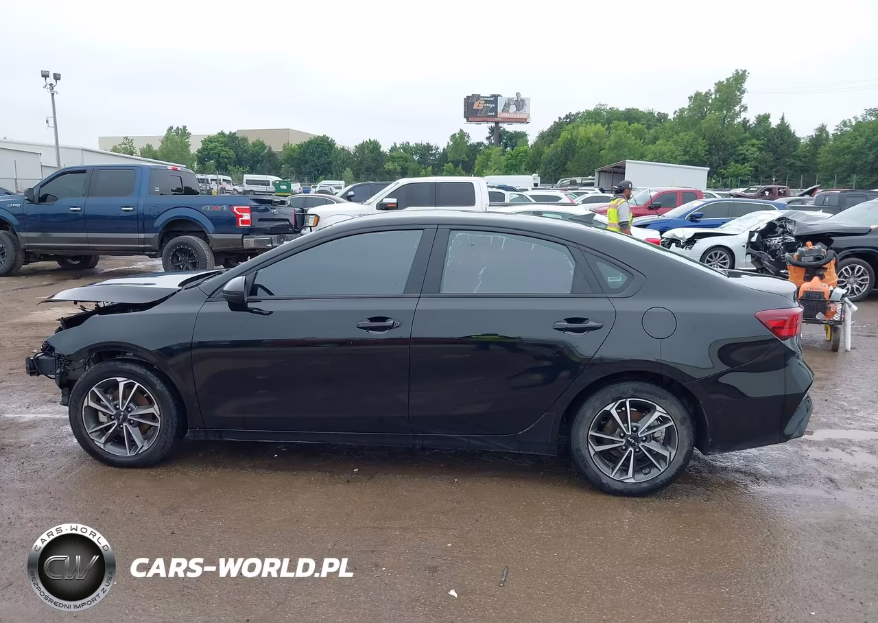 2023 Kia Forte Lxs VIN:3KPF24AD3PE567155 - 13