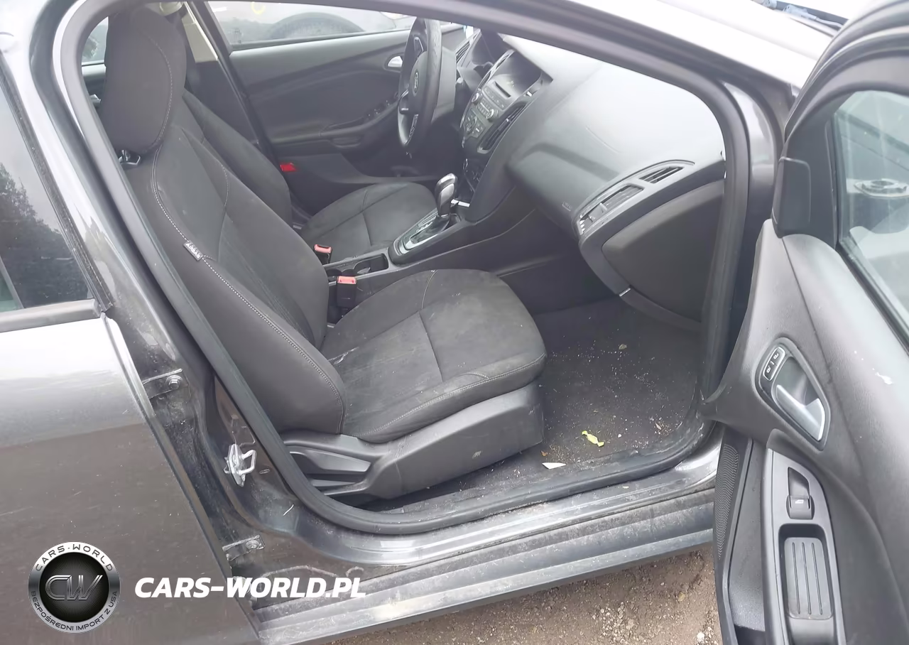 2015 Ford Focus Se VIN:1FADP3F22FL329478 - 5