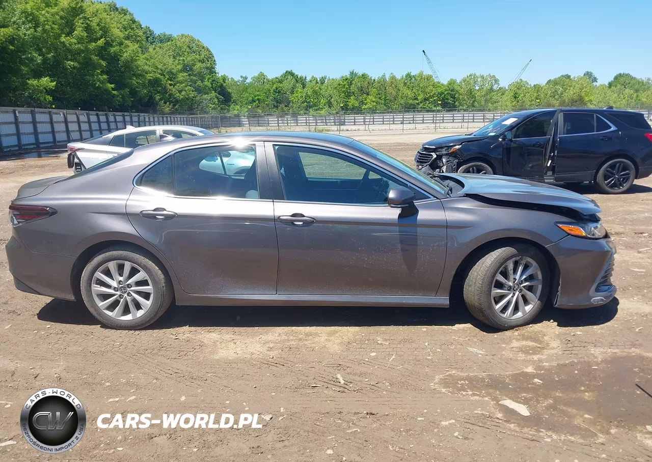 2022 Toyota Camry Le VIN:4T1R11AKXNU685727 - 13