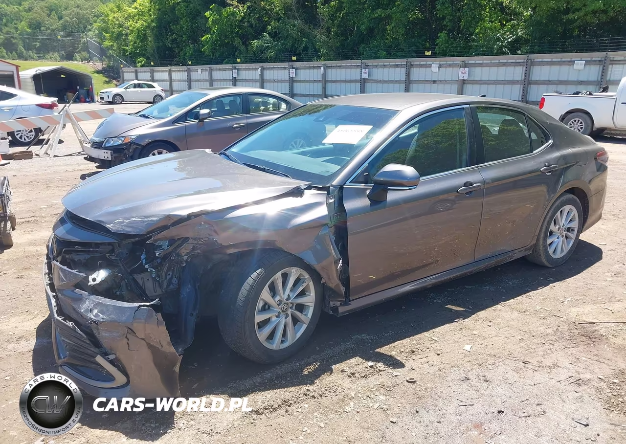2022 Toyota Camry Le VIN:4T1R11AKXNU685727 - 2