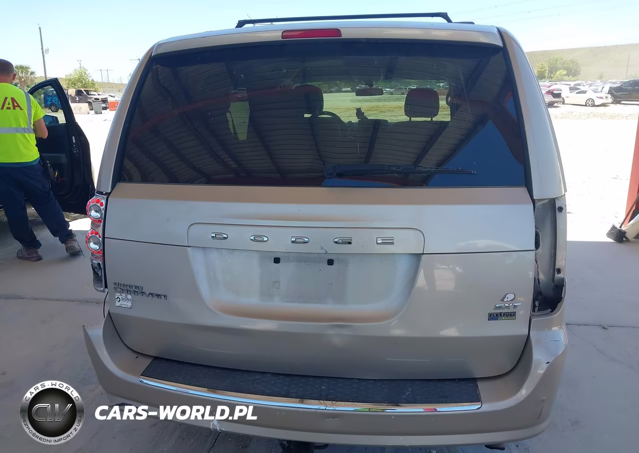 2015 Dodge Grand Caravan Sxt VIN:2C4RDGCG9FR548588 - 17