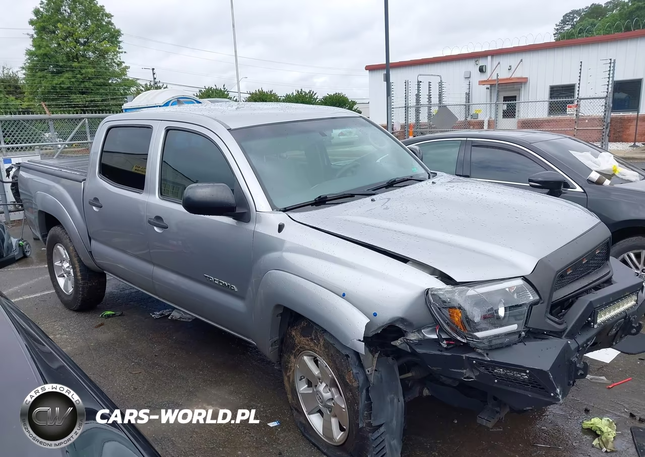 2015 Toyota Tacoma Base V6 VIN:3TMLU4EN1FM165414 - 12
