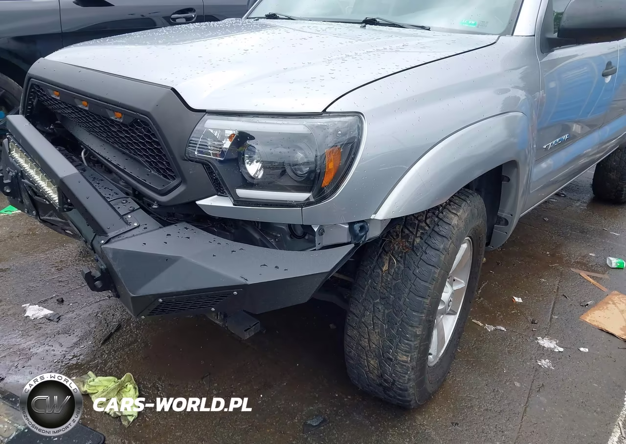 2015 Toyota Tacoma Base V6 VIN:3TMLU4EN1FM165414 - 16