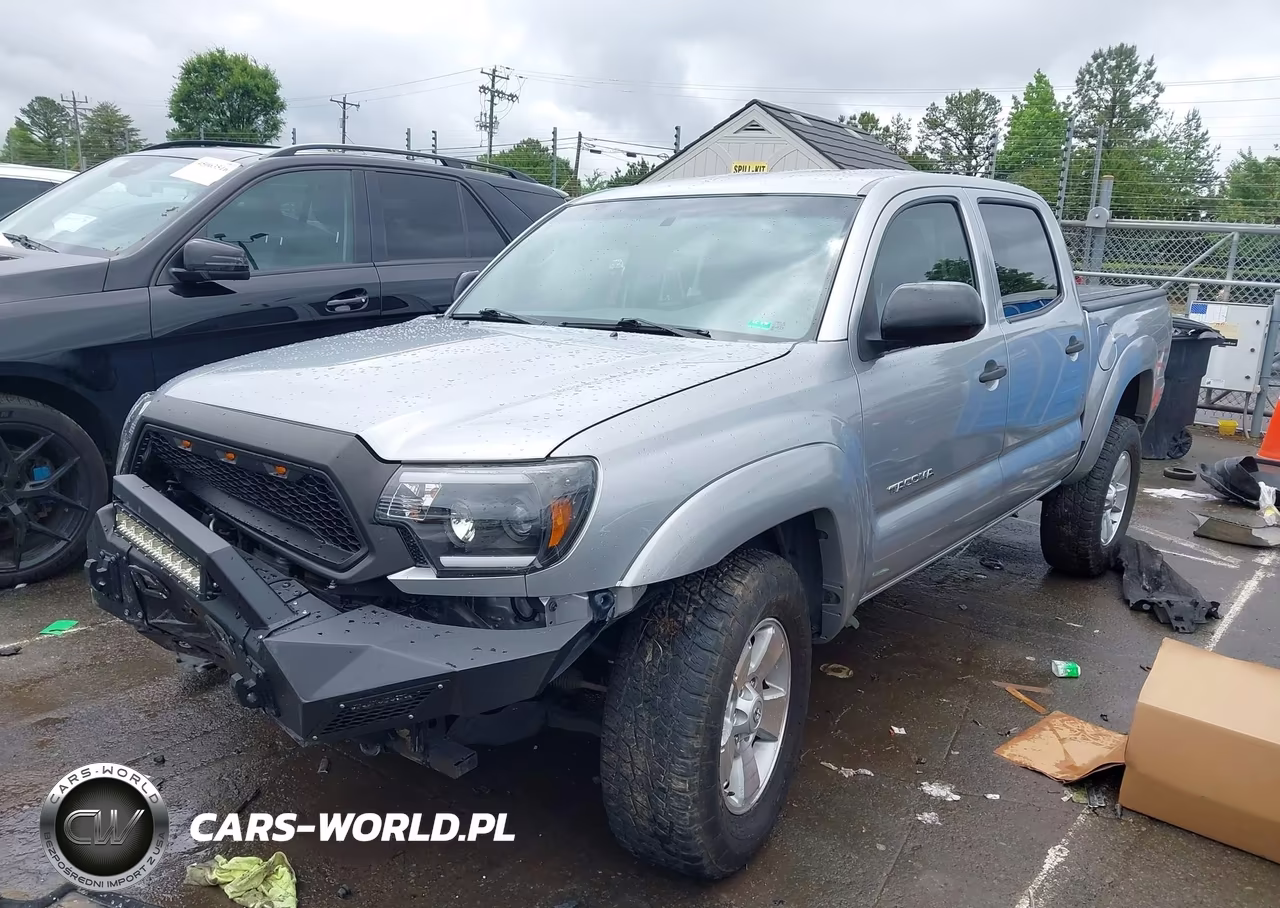 2015 Toyota Tacoma Base V6 VIN:3TMLU4EN1FM165414 - 2