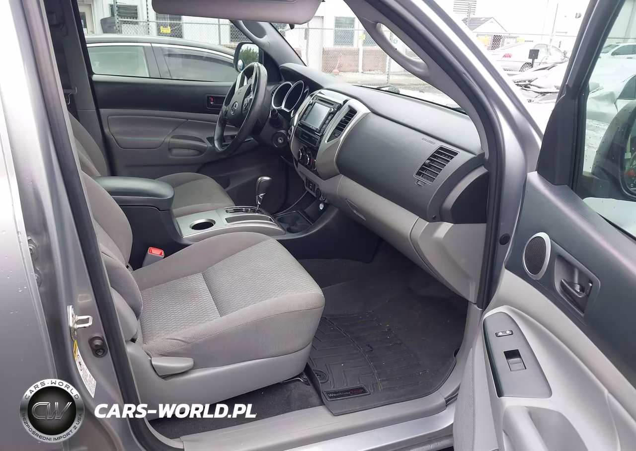 2015 Toyota Tacoma Base V6 VIN:3TMLU4EN1FM165414 - 5