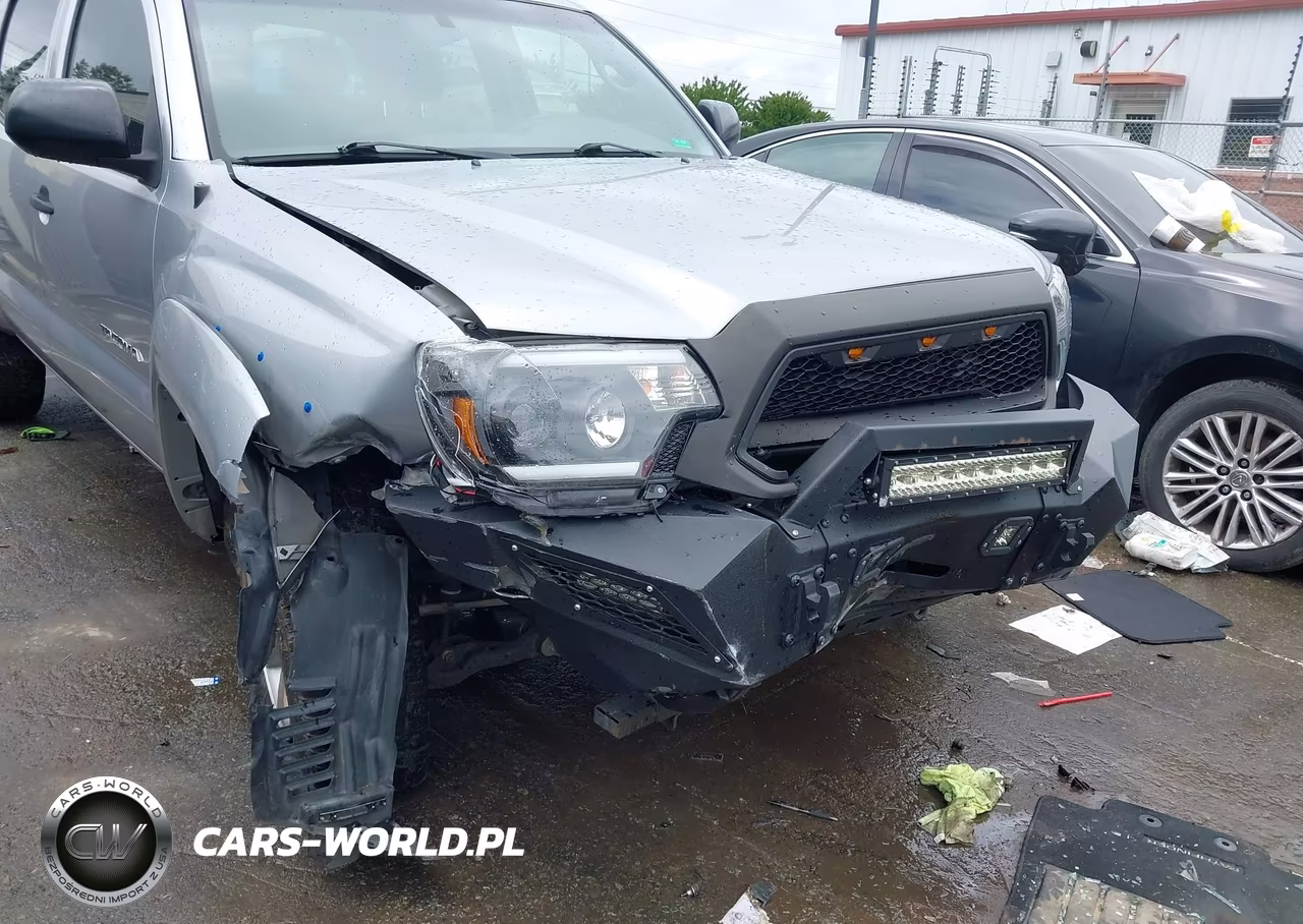 2015 Toyota Tacoma Base V6 VIN:3TMLU4EN1FM165414 - 6