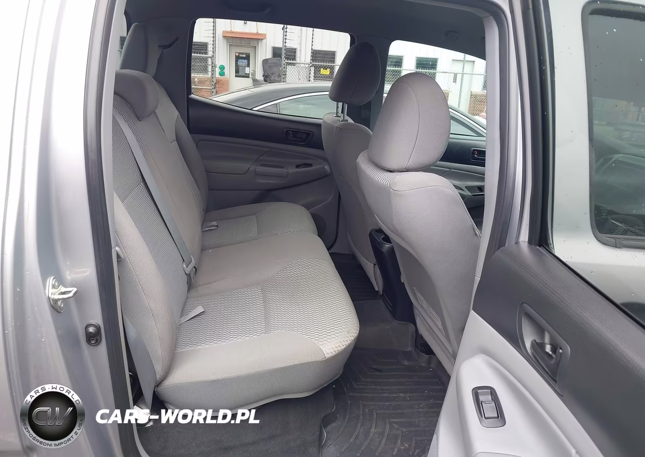 2015 Toyota Tacoma Base V6 VIN:3TMLU4EN1FM165414 - 8