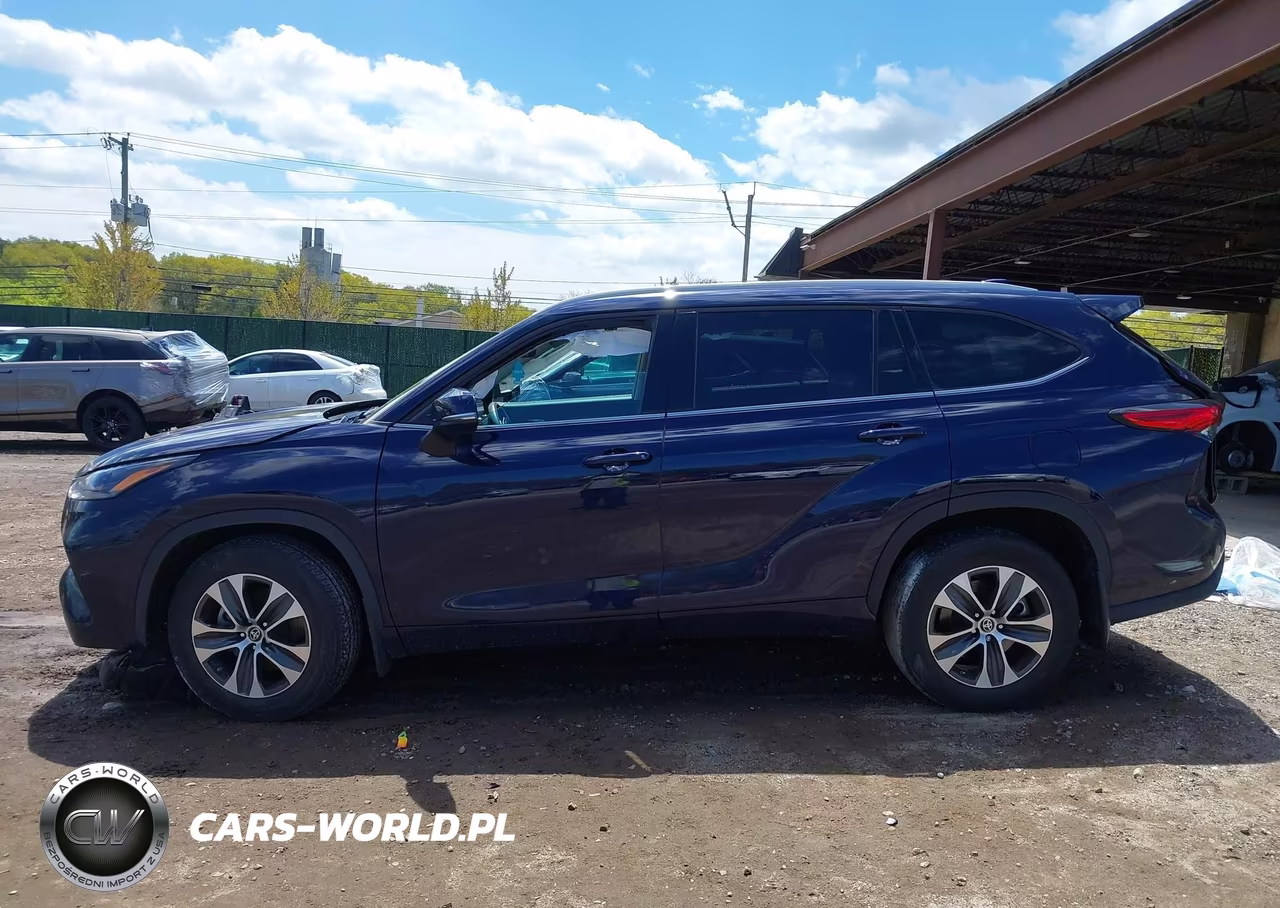2022 Toyota Highlander Xle VIN:5TDGZRBH6NS257826 - 14