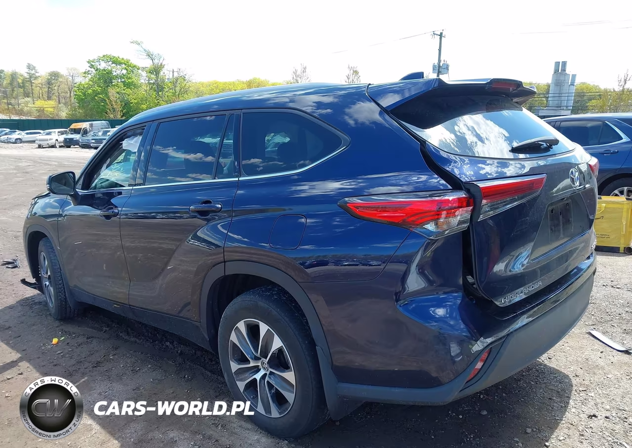 2022 Toyota Highlander Xle VIN:5TDGZRBH6NS257826 - 3
