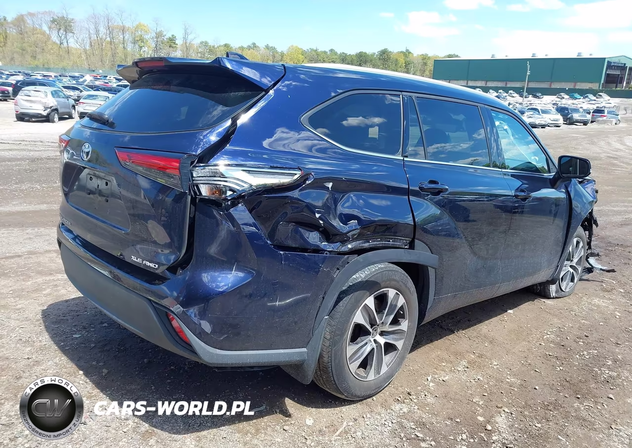 2022 Toyota Highlander Xle VIN:5TDGZRBH6NS257826 - 4