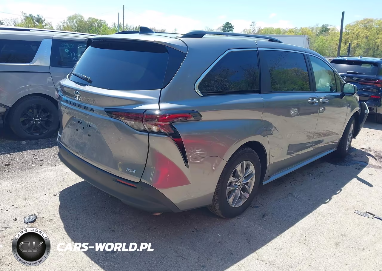 2026 Toyota Sienna Xle VIN:5TDYSKFC4TS242771 - 4