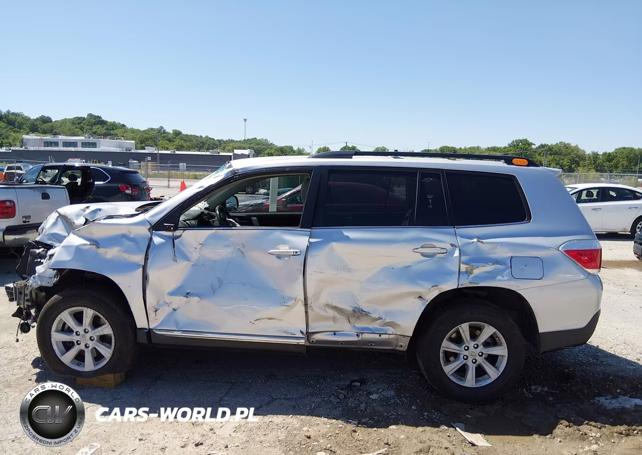 2013 Toyota Highlander Base Plus V6 VIN:5TDZK3EH9DS098627 - 15