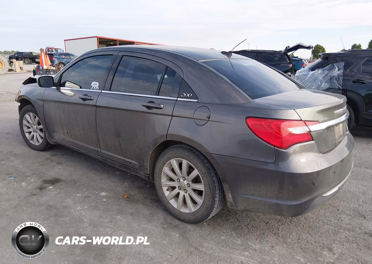2014 Chrysler 200 Touring VIN:1C3CCBBB8EN177215 - 3