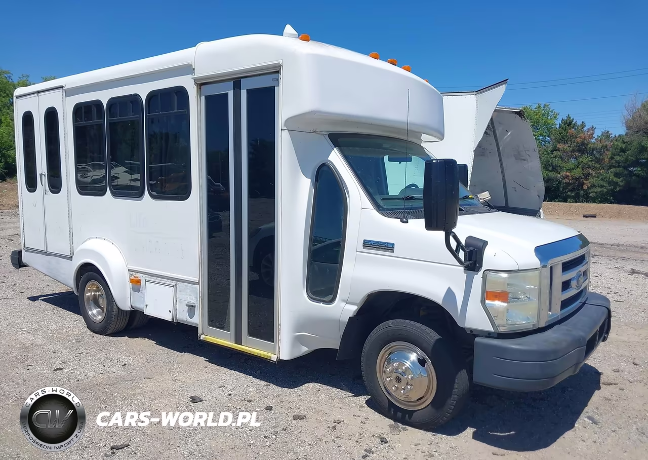 2010 Ford E-350 Cutaway