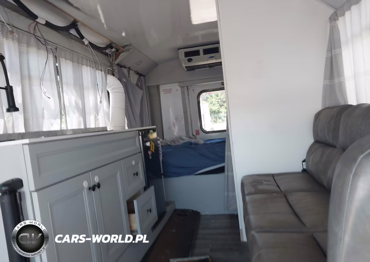 2010 Ford E-350 Cutaway VIN:1FDEE3FS8ADA58395 - 8