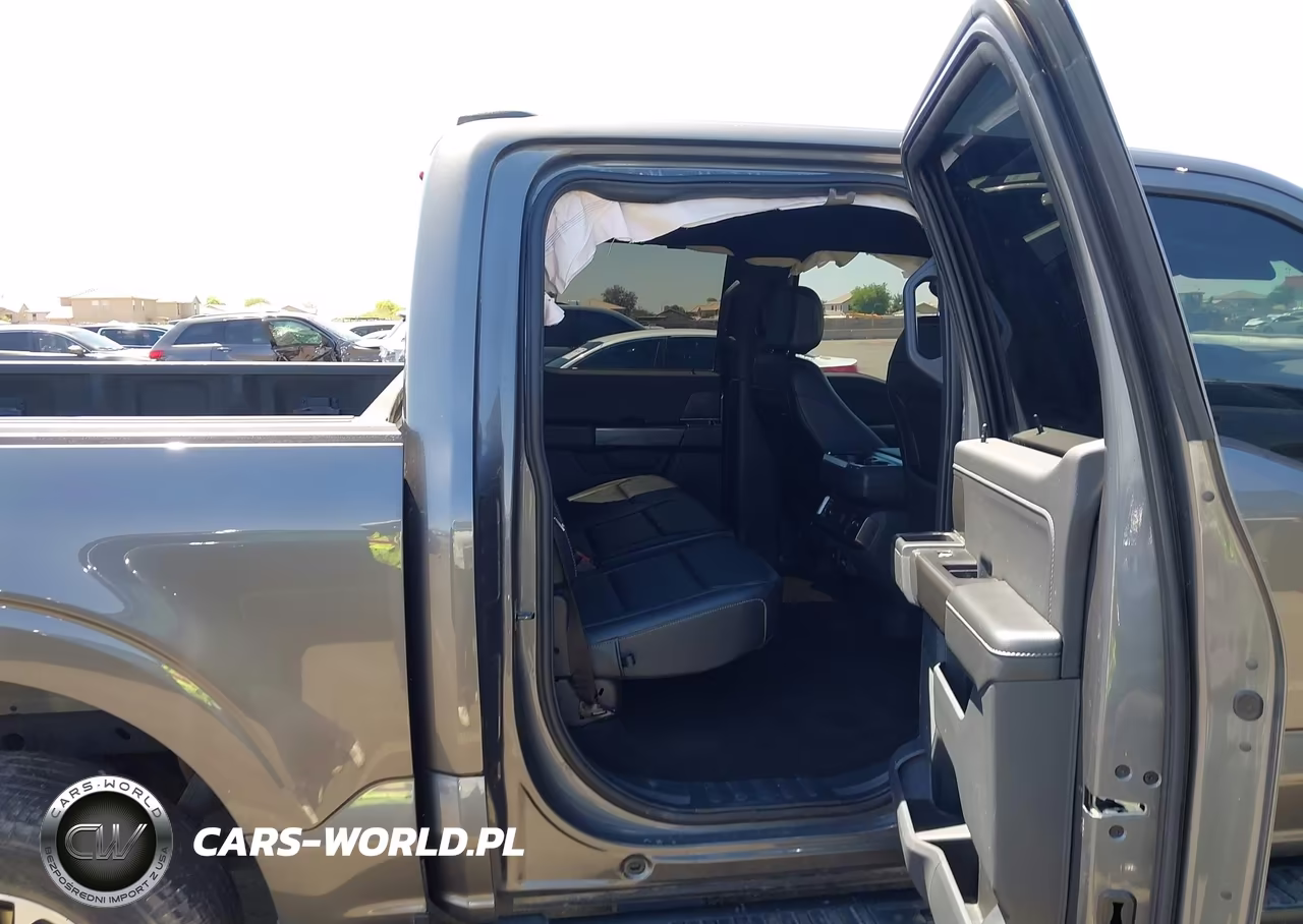 2023 Ford F-150 Xlt VIN:1FTFW1E80PFA58596 - 8