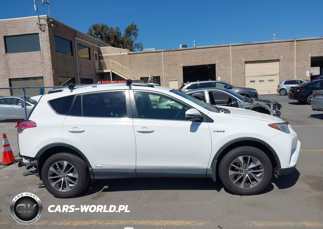 2018 Toyota Rav4 Hybrid Le VIN:JTMRJREV5JD232388 - 14
