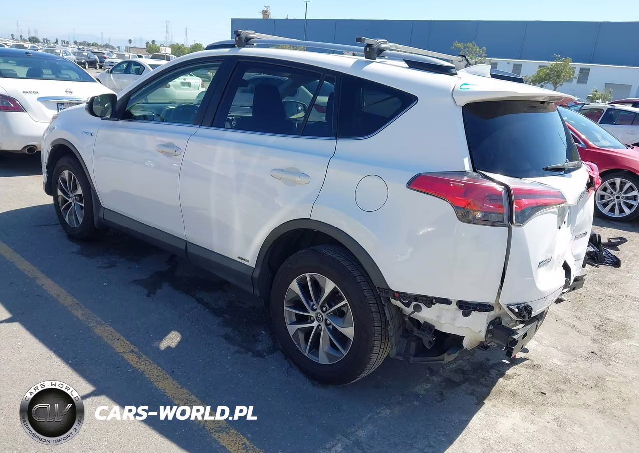 2018 Toyota Rav4 Hybrid Le VIN:JTMRJREV5JD232388 - 3