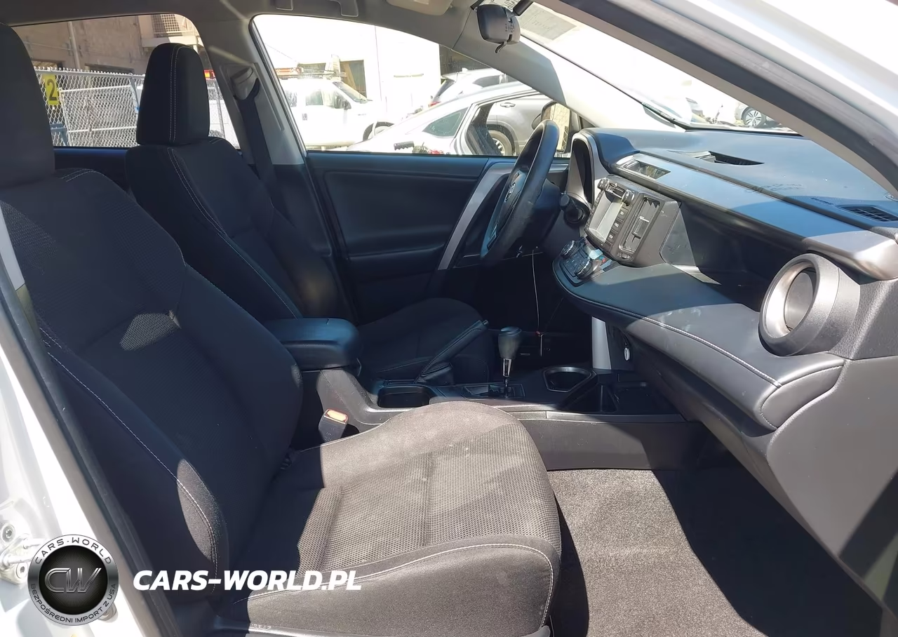 2018 Toyota Rav4 Hybrid Le VIN:JTMRJREV5JD232388 - 5