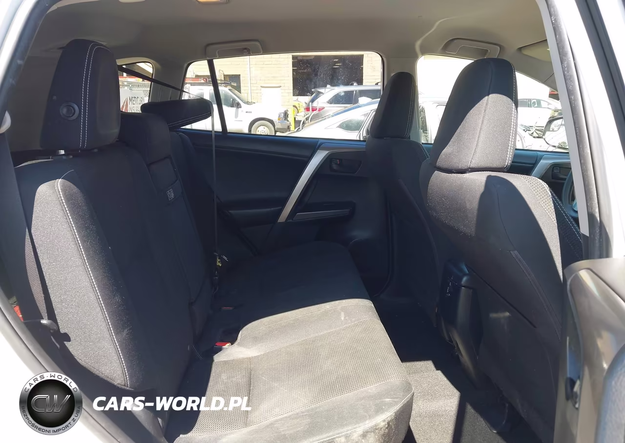 2018 Toyota Rav4 Hybrid Le VIN:JTMRJREV5JD232388 - 8