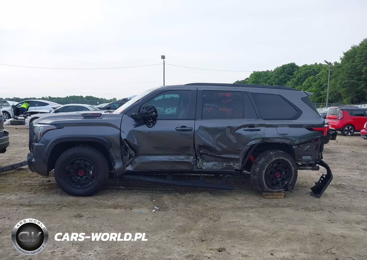 2024 Toyota Sequoia Trd Pro VIN:7SVAAABA0RX023432 - 14