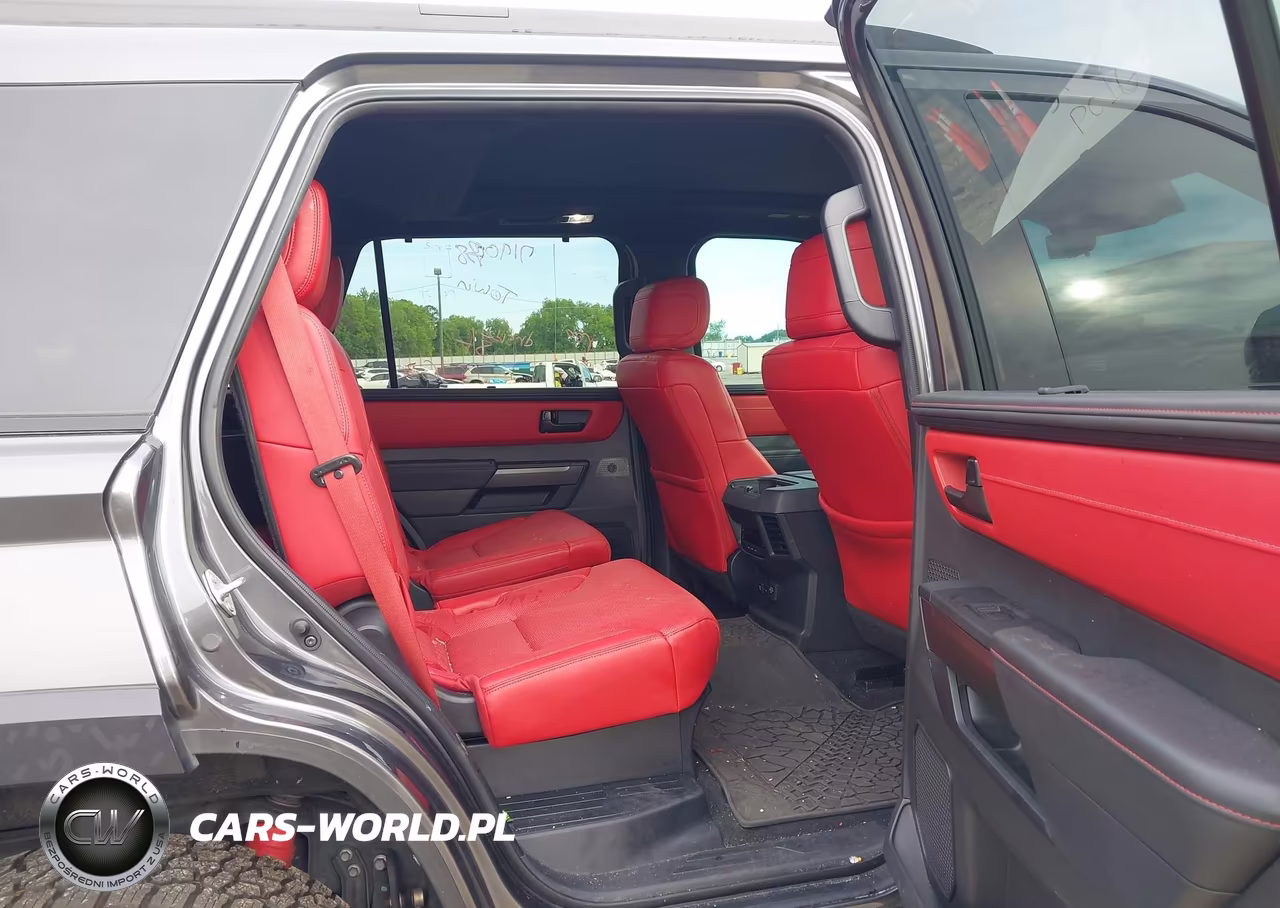 2024 Toyota Sequoia Trd Pro VIN:7SVAAABA0RX023432 - 8